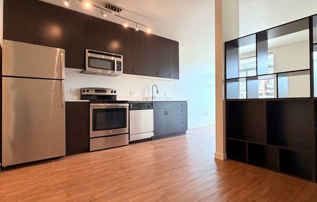 1 bed, 1 bath, 470 sqft, $1,495, Unit 402