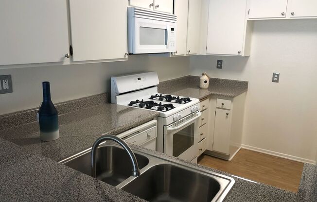 1 bed, 1 bath, 750 sqft, $2,395, Unit 106