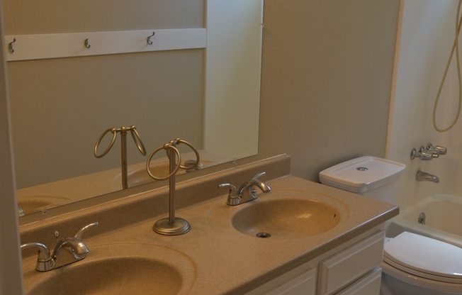 $3,800 - 4 Bed / 2 Bath Home located in East El Cajon