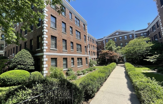 62 Queensberry St