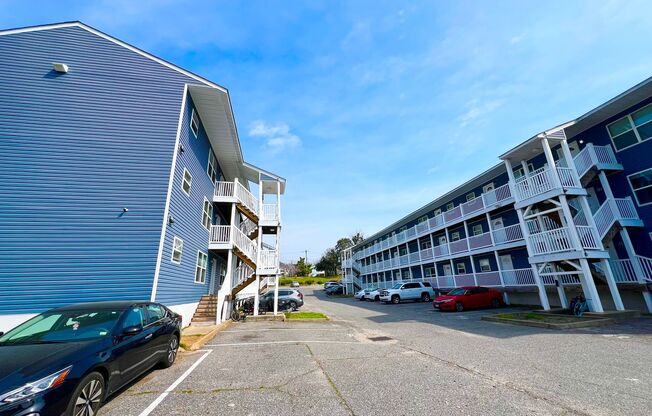 2 beds, 2 baths, 950 sqft, $1,705, Unit 2107-10