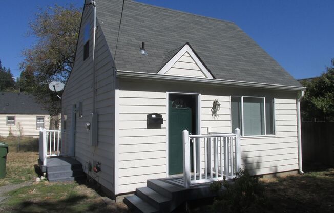 2 BEDROOM 1 BATH COTTAGE LIKE HOME LOCATED IN WEST SALEM