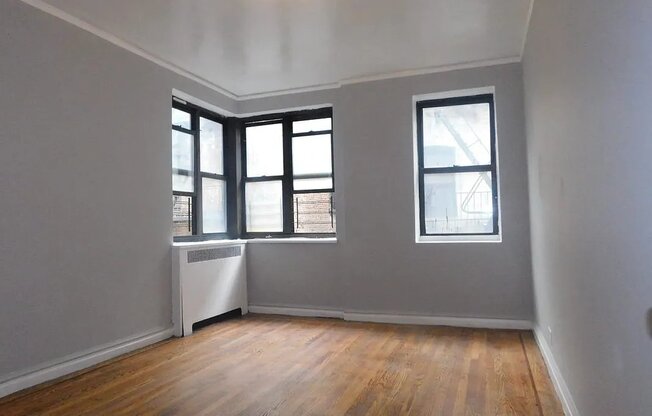 253 E 181 ST