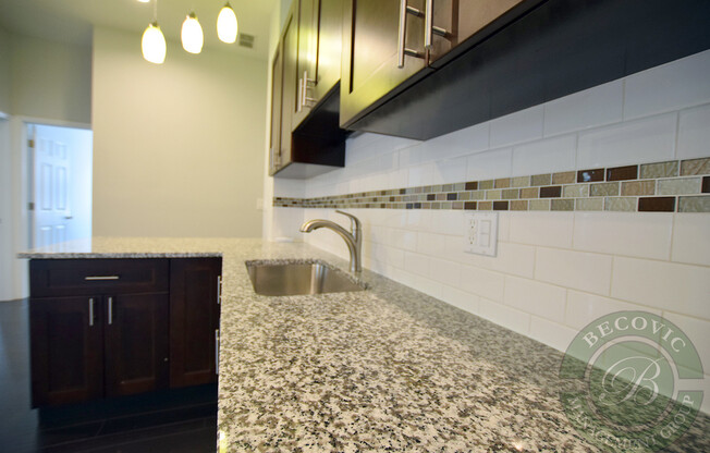 2 beds, 1 bath, 700 sqft, $2,200, Unit 103