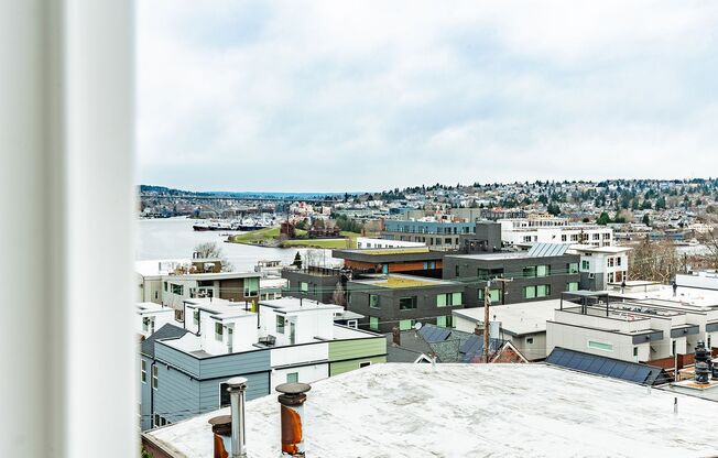 Studio, 1 bath, 175 sqft, $950, Unit 613