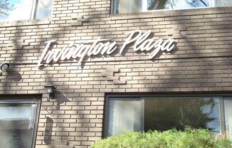 Irvington Plaza Apartments 1902 - 1944 NE 17th Avenue