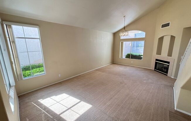 Gorgeous 3Bed/2.5Bath, 2-Story home located in Summerlin