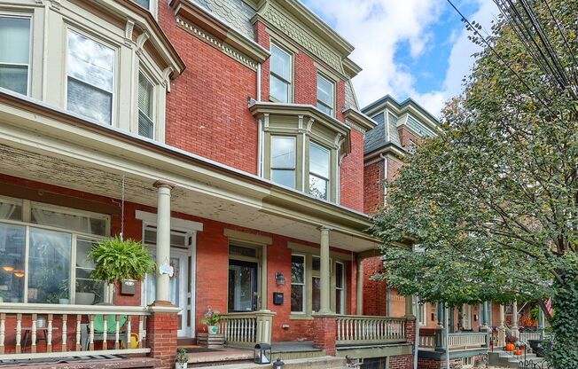 Spacious Midtown 3 Bedroom 2.5 Bath