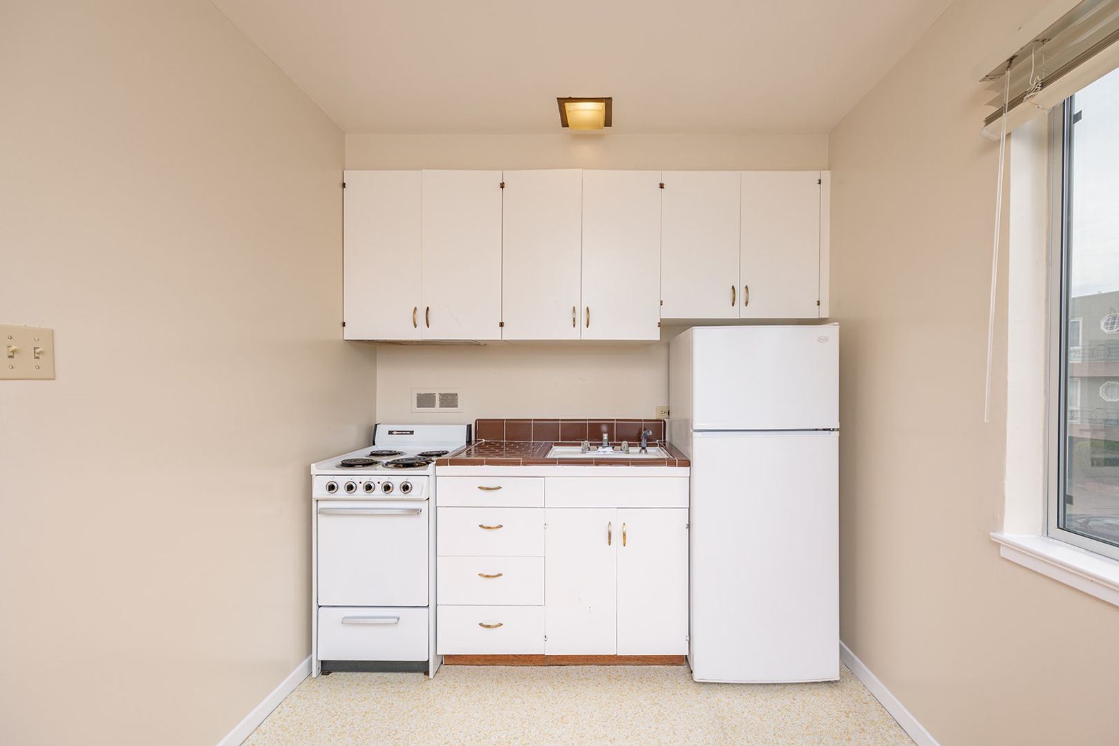 600 Laurel Street (388r)