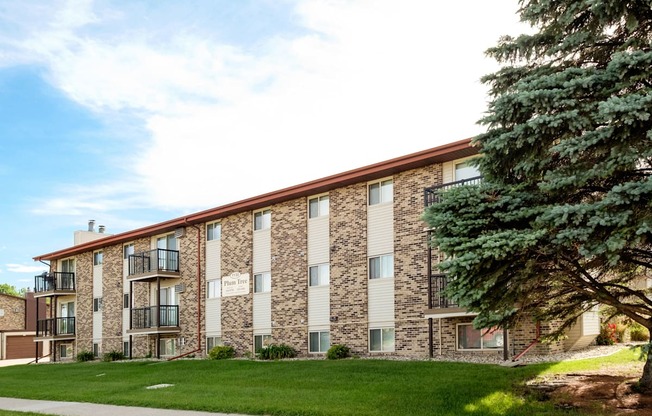 Pumtree Apartments | Fargo, ND