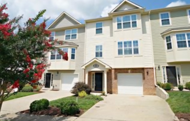1207 HERITAGE LINKS DR