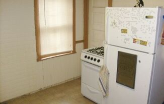 3 beds, 1 bath, $2,190, Unit 539