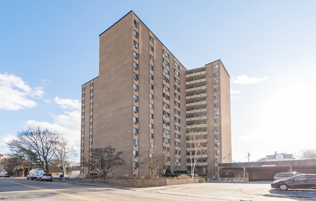 2 beds, 1 bath, 940 sqft, $2,450, Unit 7F