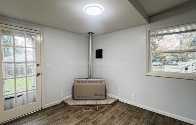 1 bed, 1 bath, 695 sqft, $1,295, Unit #7