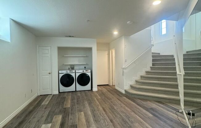 Modern Tri-Level Townhome in Tustin Ranch