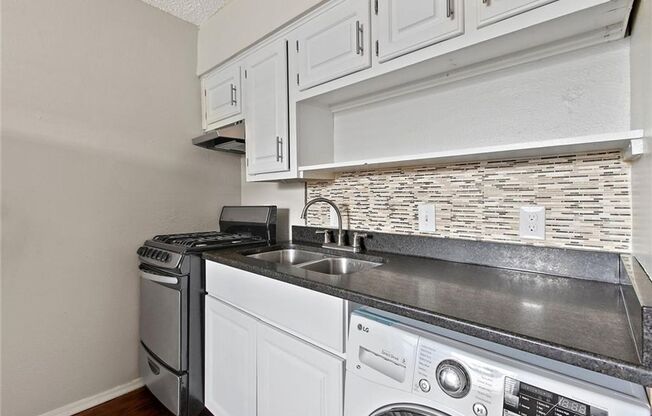 Cherrywood 1x1 - Open Floor Plan & Modern Appliances