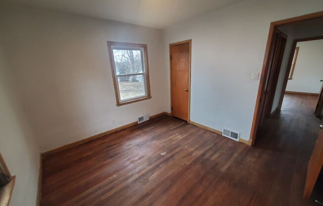 2 beds, 1 bath, $1,395