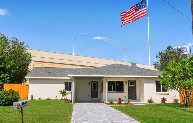 Remodeled 3 Bedroom, 2 Bathroom + Bonus Room Home in South Tampa!