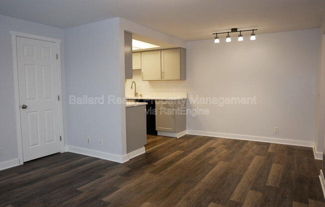 6116 22 AVE