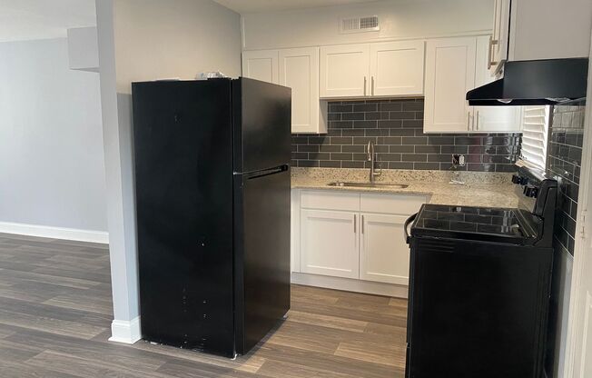 2 beds, 1.5 baths, 800 sqft, $1,450, Unit 4532-03 S/P