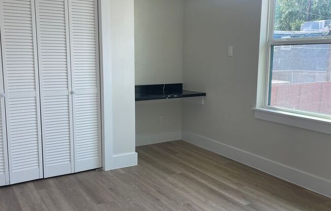 3 beds, 2 baths, 1,200 sqft, $2,599, Unit 1517-01