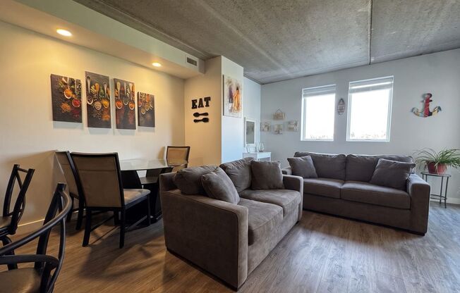 2 beds, 1 bath, 826 sqft, $2,500, Unit 709