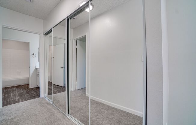 2 beds, 1 bath, 900 sqft, $2,195, Unit 8324-31