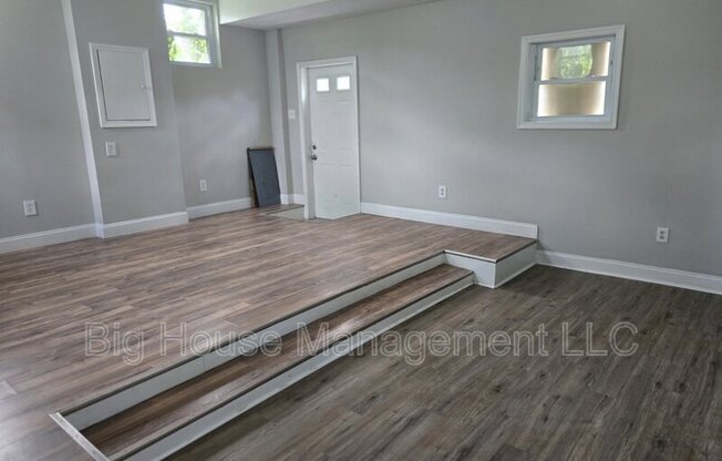 3407 ELGIN AVE