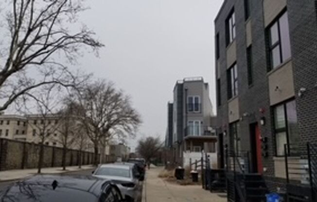 2 beds, 1 bath, $1,375, Unit Unit C