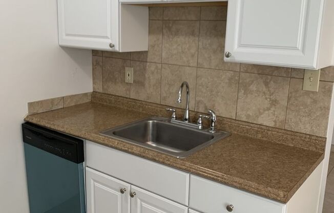 1 bed, 1 bath, 529 sqft, $1,375, Unit B4