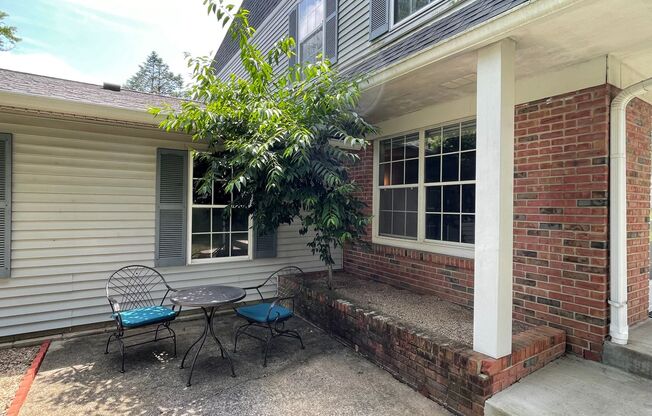 3 beds, 1.5 baths, $1,600