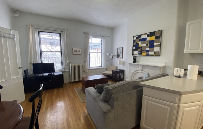 1 bed, 1 bath, 600 sqft, $2,595, Unit 6