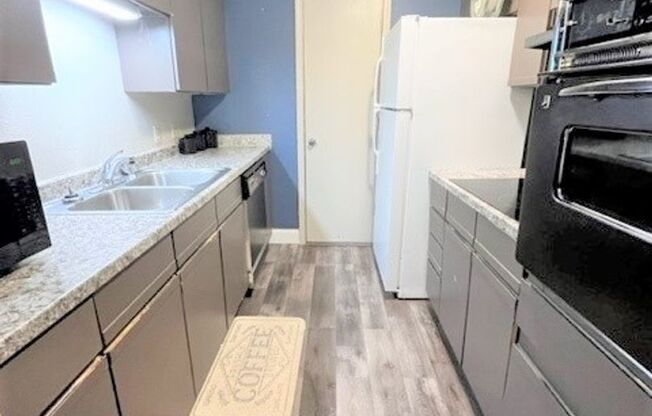 Unique Opportunity - Furnished Apartment with Ammenities