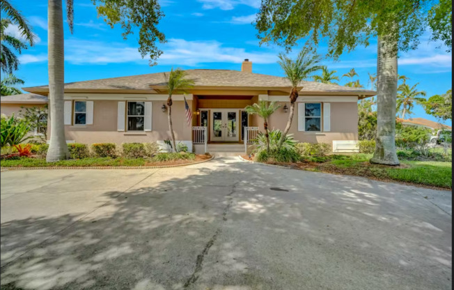 Beautiful Home in Desirable Marco Island