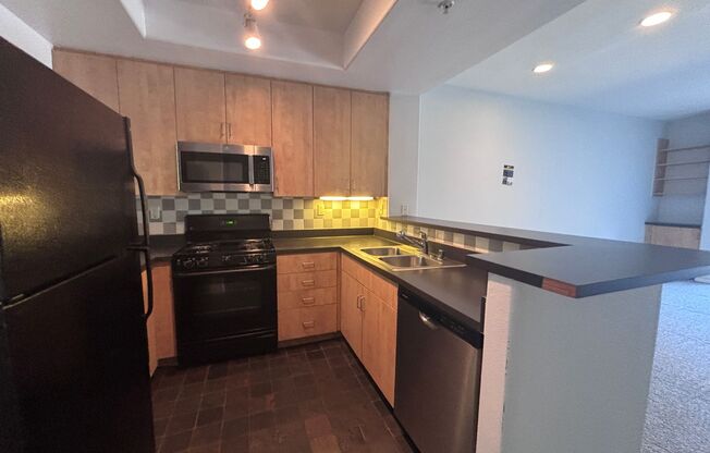 1 bed, 1 bath, 705 sqft, $3,190, Unit 103