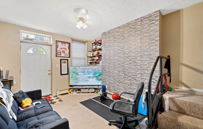 1 bed, 1 bath, 1,300 sqft, $1,049, Unit 114 S 11th Street