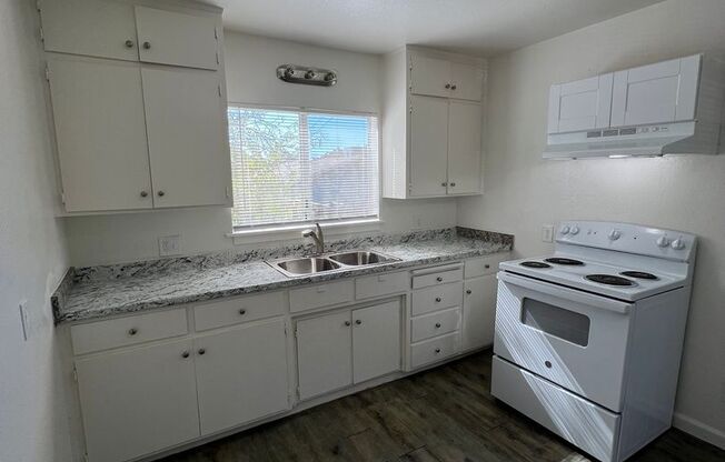 1 bed, 1 bath, 331 sqft, $925, Unit 13229 Le Grand Rd. #B