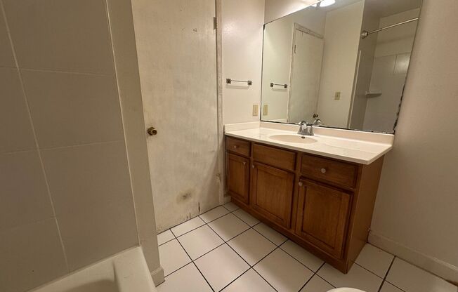 1 bed, 1 bath, $1,195, Unit 104