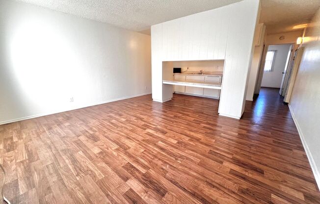 1 bed, 1 bath, $1,295, Unit 106