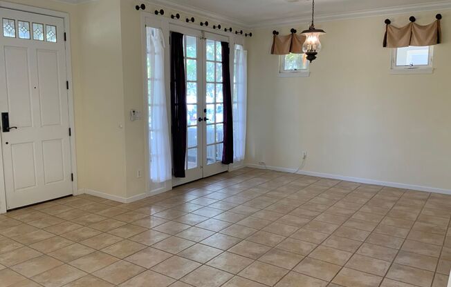 4 beds, 3.5 baths, $5,900