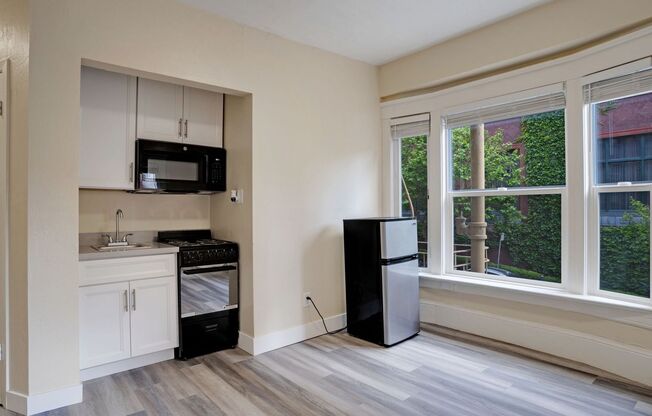 Taylor Street Apartments