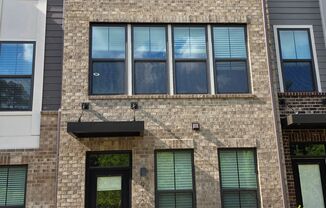 Spacious 3BR + Bonus Room Townhome Near Uptown & SouthPark