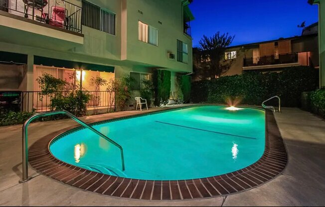 220 E Live Oak St