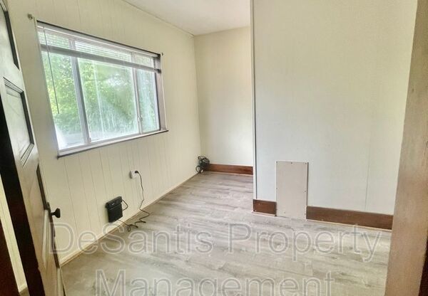 1505 FLECK ST