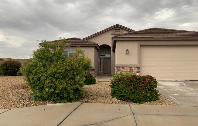 Very Nice 3 bedroom 2 bath home with a guest house