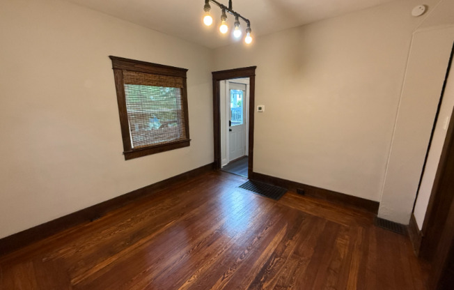 123 E HIGH ST