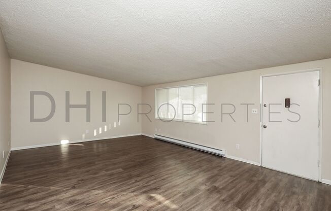 2 beds, 1 bath, $1,150, Unit 1122 2