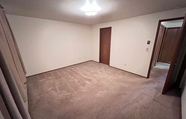 2 beds, 1 bath, $1,800