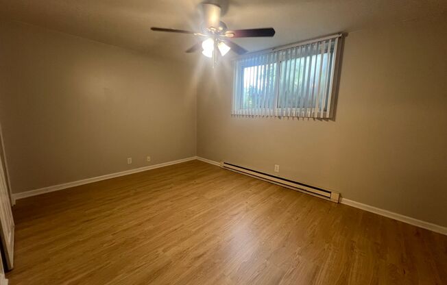 1 bed, 1 bath, 560 sqft, $1,135, Unit 6