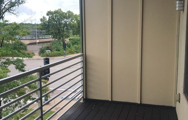 2 beds, 2 baths, 926 sqft, $1,600, Unit 210